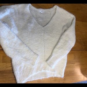 New Super Soft BP White Fuzzy Sweater